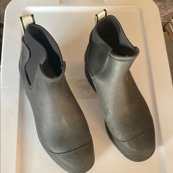 UGG Gray Ankle Winter Boots - Picture 1 of 4